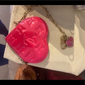 Louis Vuitton heart Vernis coin holder